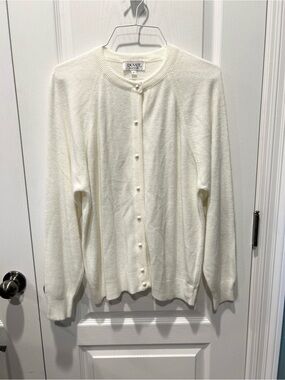Vintage Duvet Pearl Button Cardigan Sz. L White Cream Ivory Made in USA 80s 90s⁠
